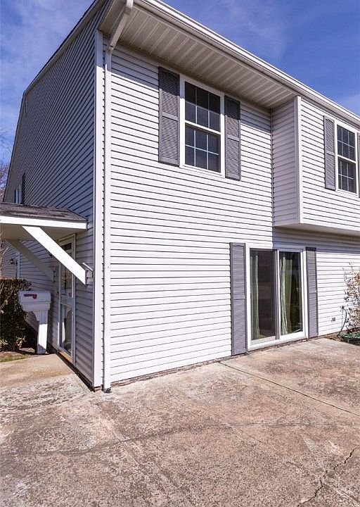 1st image of 8115 Independence Dr