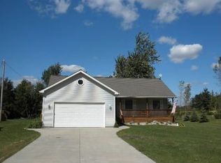 1498 Cussewago Dr, Fenton, MI 48430