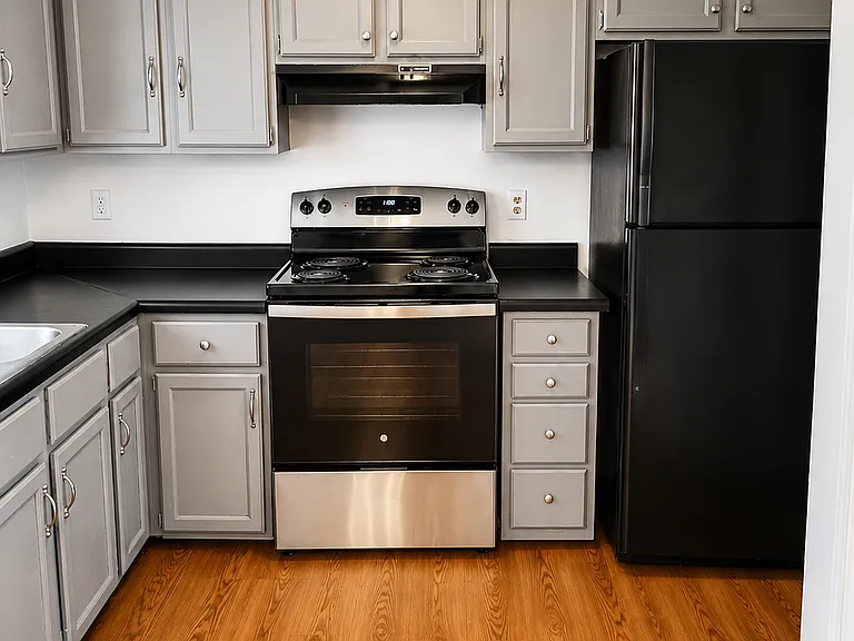 303 Rutherford Ave NW — Photo 32