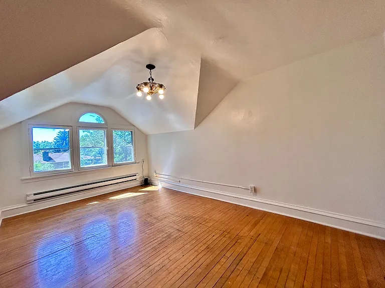 927 South Adams Apartments — Photo 6