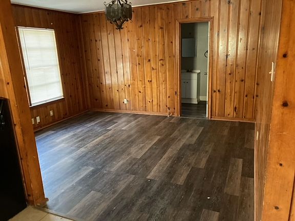 2nd image of 1711 Langford St