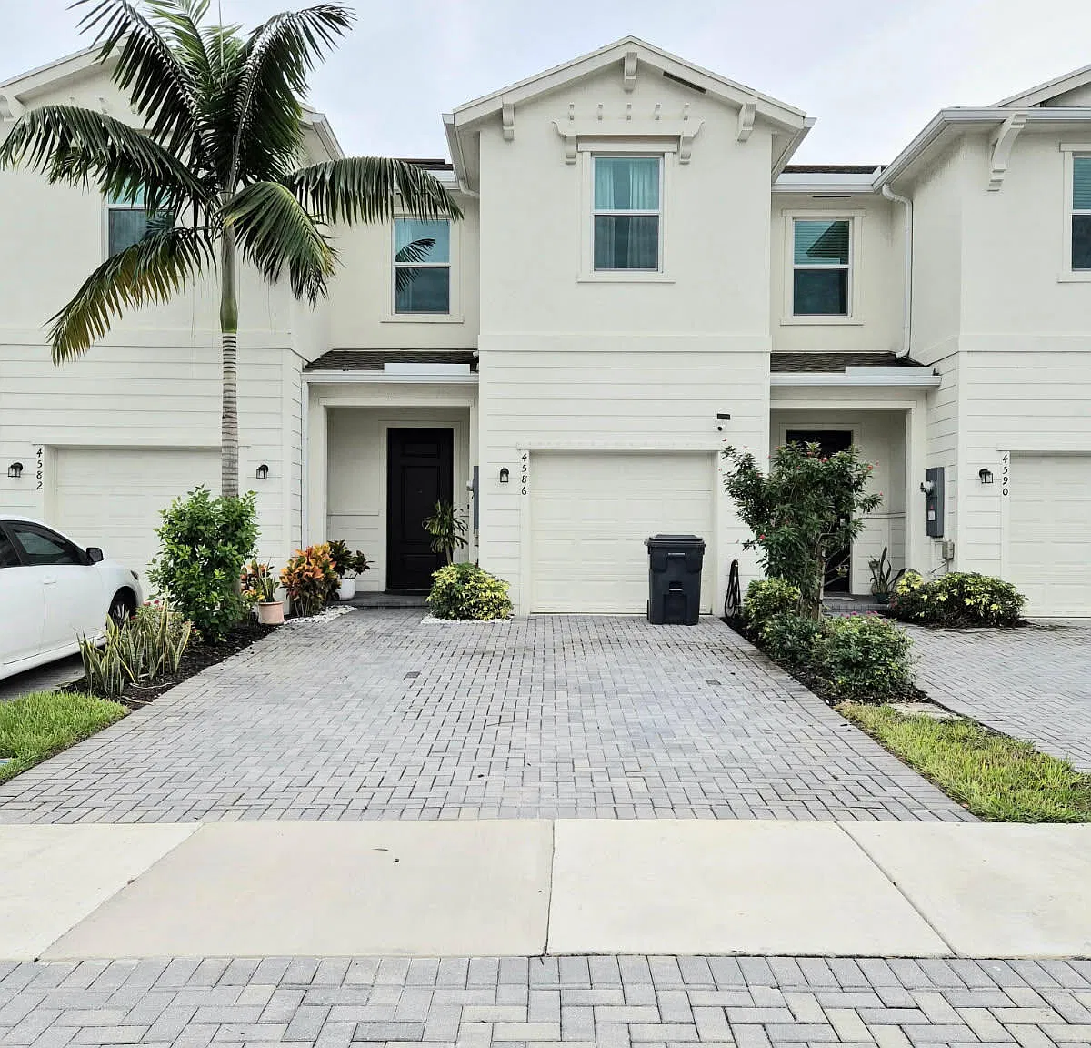 3 bed, 2.5 bath, 1628 sqft, $3,000 — Photo 1