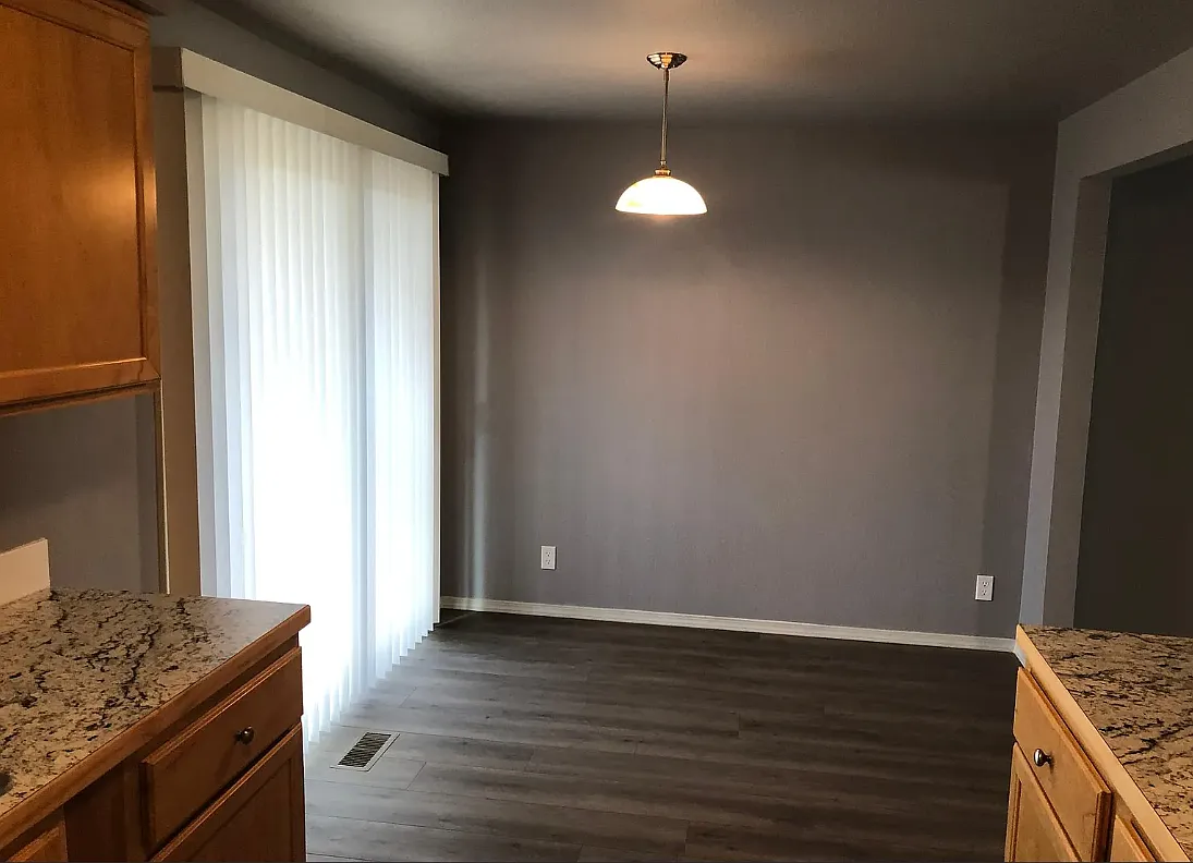 2 bed, 915 sqft, $1,825 — Photo 4