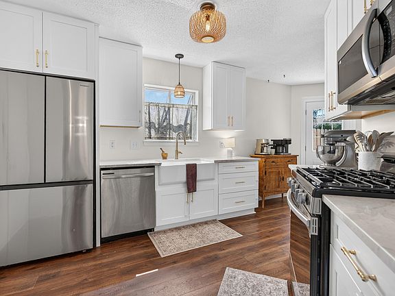3rd image of 139 Midland Ct
