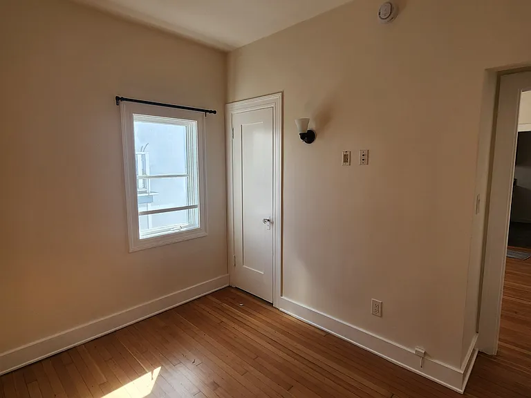 2215 Ocean Ave — Photo 9