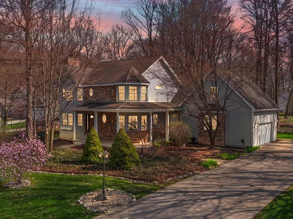 437 Lost Tree Dr, Chesterton, IN 46304