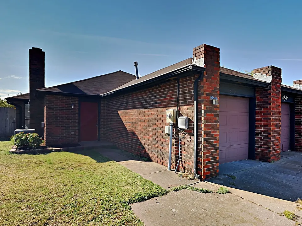 1012 Dustin Dr