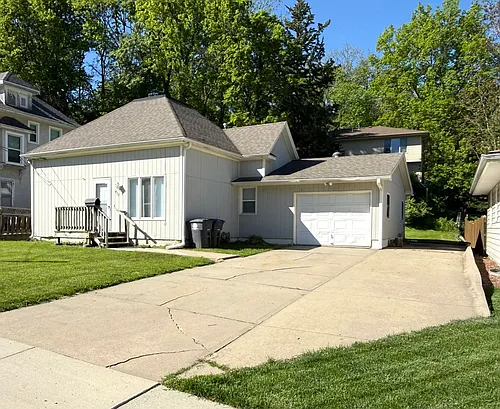 422 Franklin Ave Photo 1