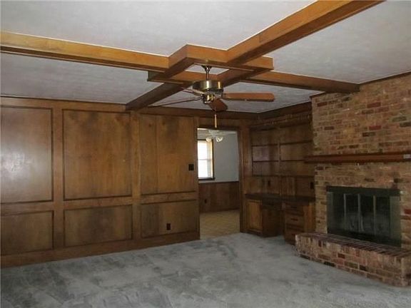 5th image of 839 W Center St
