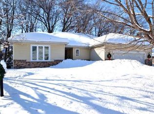 2271 Jennifer Ln, North Saint Paul, MN 55109