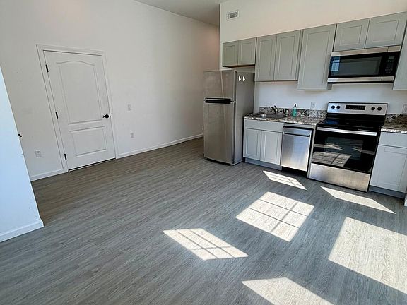 2nd image of 235 East St #5