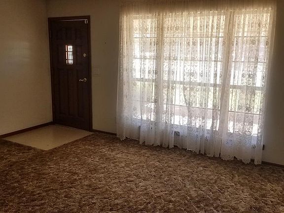3rd image of 3328 Highland Dr