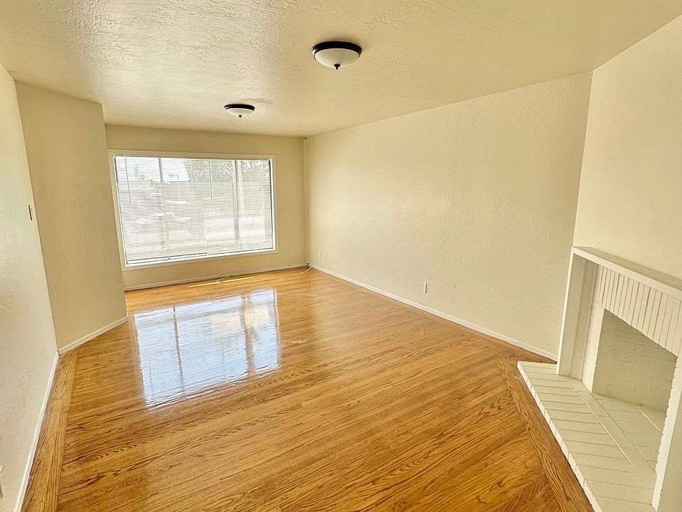 1st image of 3614 Lawton St #1