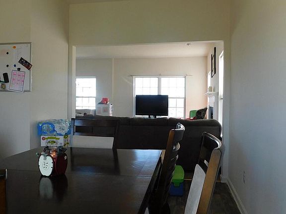 5th image of 428 Betts Way