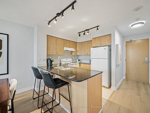 3rd image of 503 Beecroft Rd #318