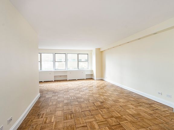 3rd image of 155 E 34th St APT 10L