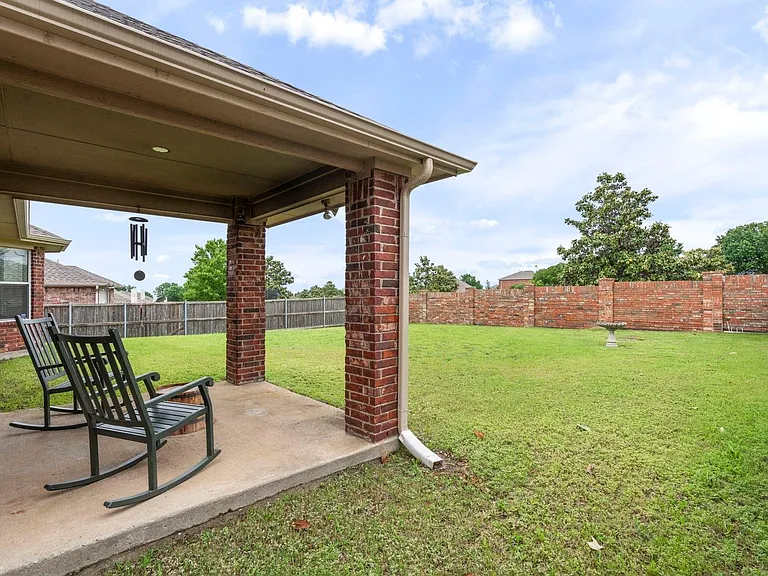 404 Dartmoor Dr — Photo 25