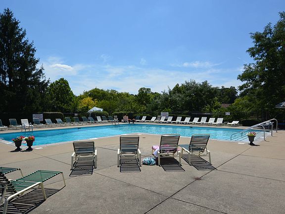 3rd image of 9569 Bay Vista West Dr