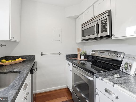 5th image of 4614 28th Rd S #B