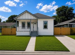12 Coffee Dr, Chalmette, LA 70043