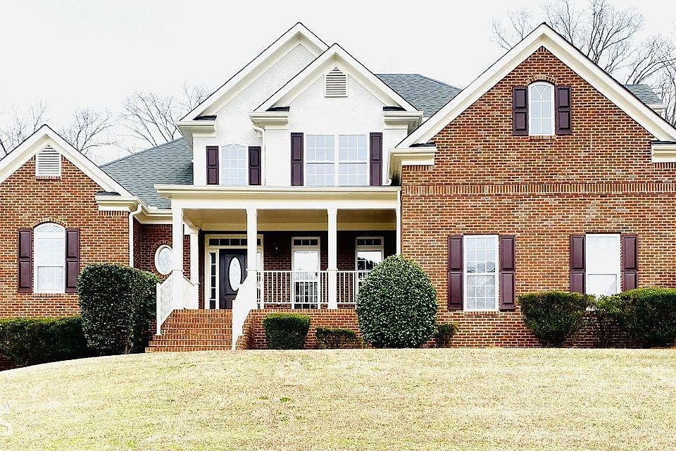 1st image of 2921 Loch Lomond Dr
