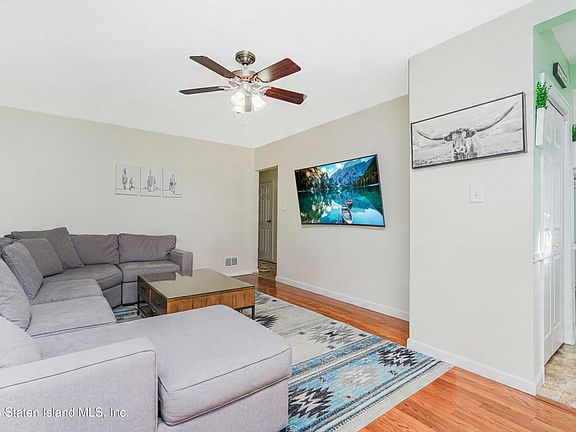 3rd image of 83 Roma Ave