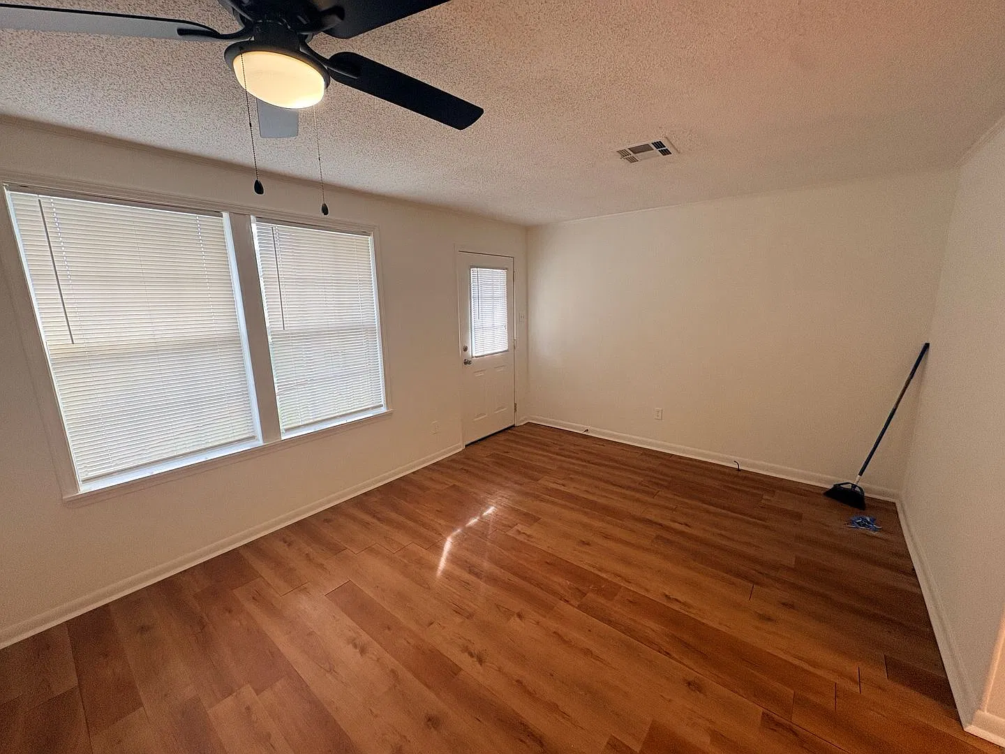 2710 1/2 Hodges Street — Photo 3