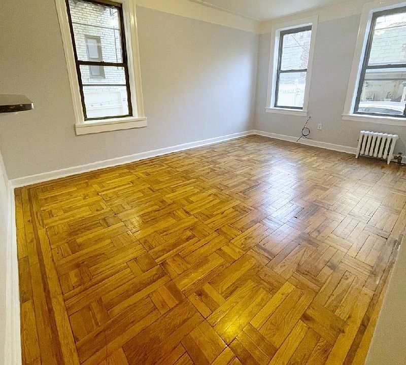 1st image of 31-17 Crescent St #1B