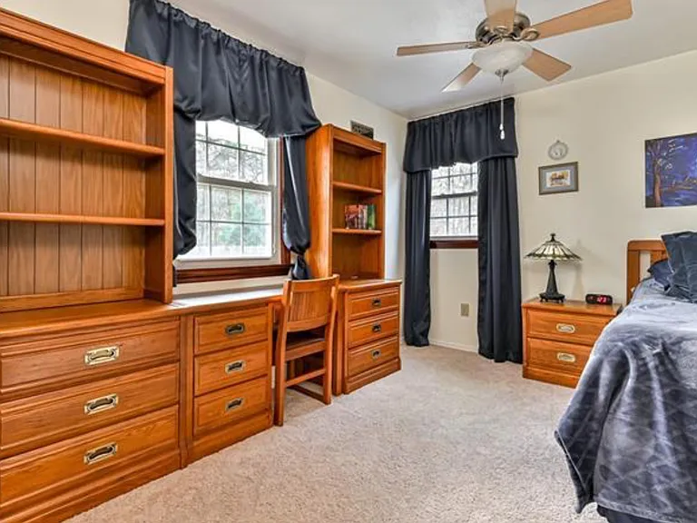 105 Shady Spring Rd — Photo 4