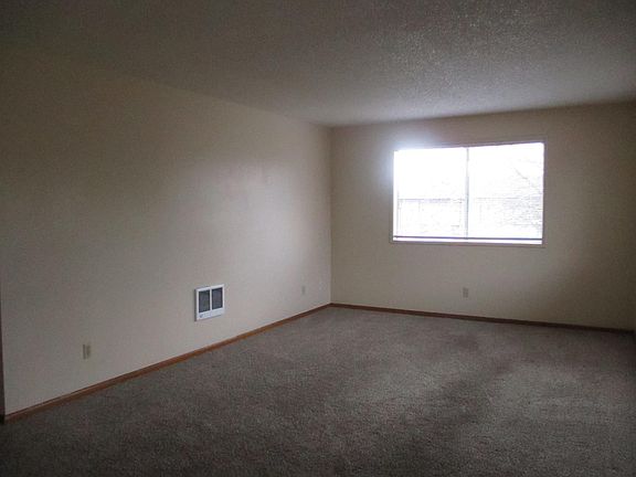 2nd image of 3050 Maryland St APT 7