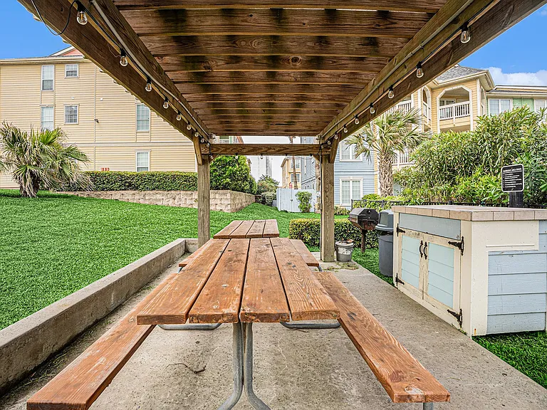 7000 Seawall Blvd #1011 — Photo 36