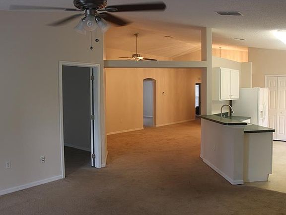 3rd image of 825 Garberia Dr