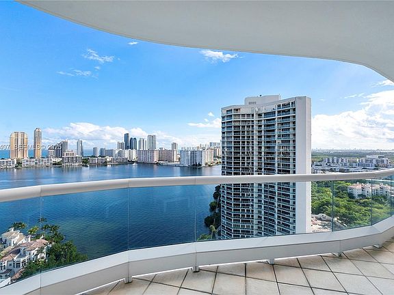 3rd image of 6000 Island Blvd APT 2406