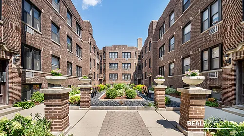 740-50 West Addison Street Photo 1