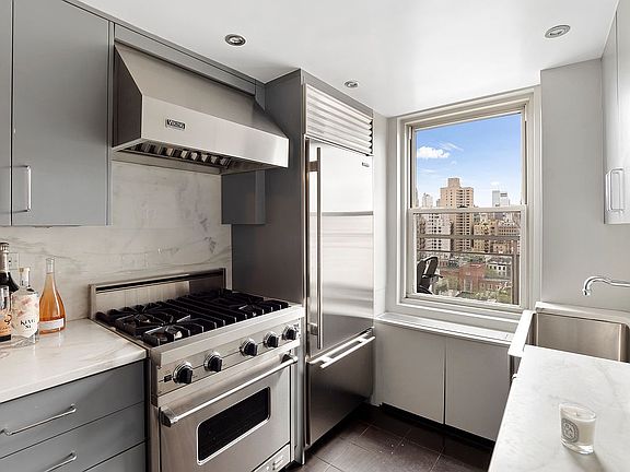4th image of 40 E 84th St APT 16A