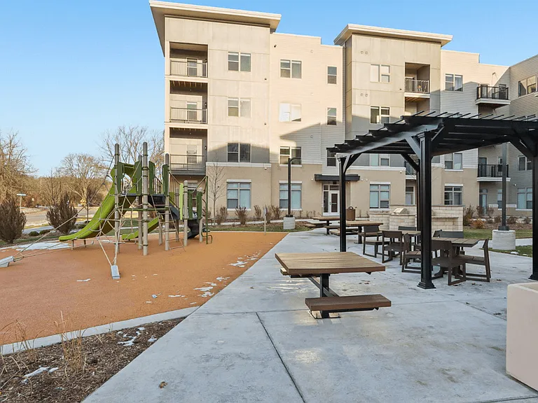 The Flats at Bishop's Woods — Photo 35