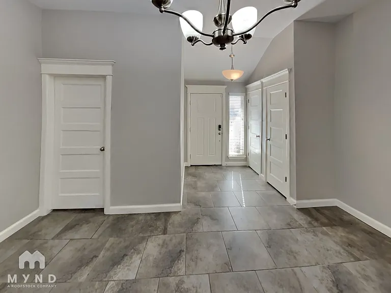 1003 Merlin Dr — Photo 7