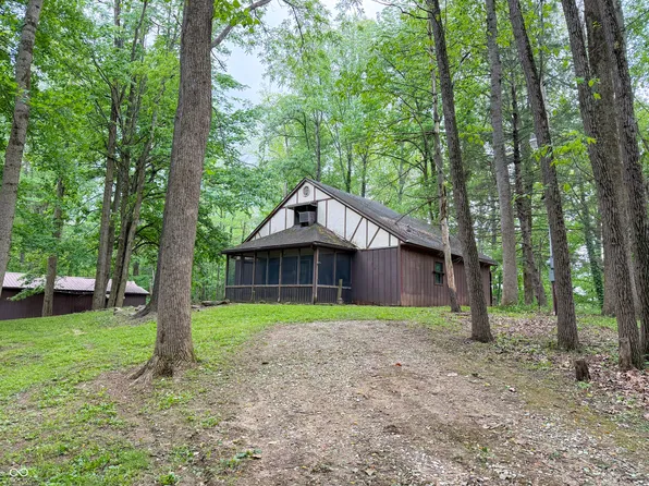 9531 E Tiki Dr, Rockville, IN 47872