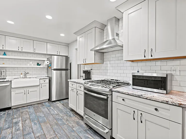 7200 Carol Ln — Photo 8