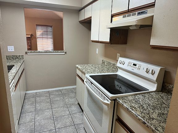 3rd image of 4705 Sausalito Dr