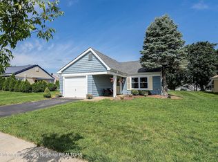 16 Reigate Ln, Manchester, NJ 08759