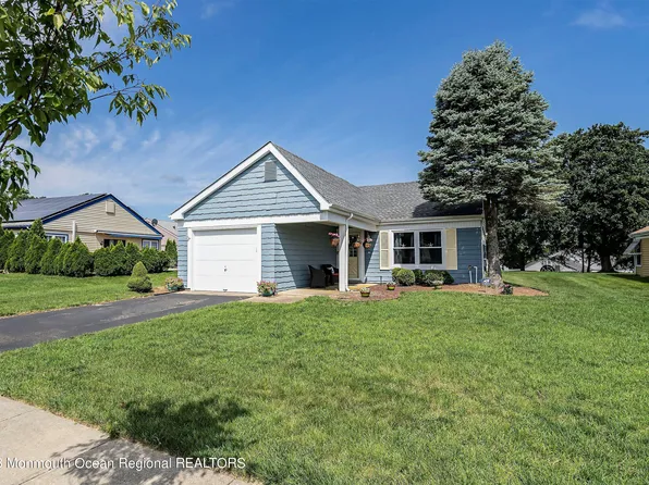 16 Reigate Lane, Manchester, NJ 08759