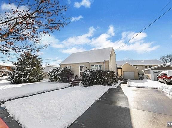 2nd image of 6 Alberta Dr