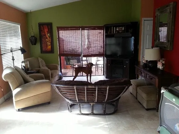 19080 NW 84th Ct, Hialeah, FL 33015