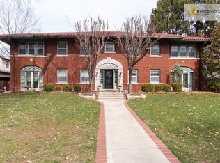 438 W 56th St, Kansas City, MO 64113
