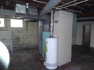3rd image of 8413 Vineyard Ave