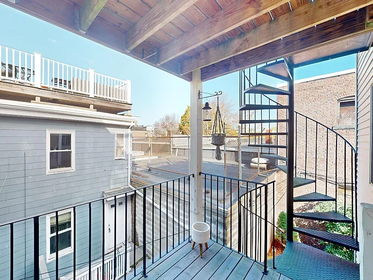 214 W 7th St #2 — Photo 22
