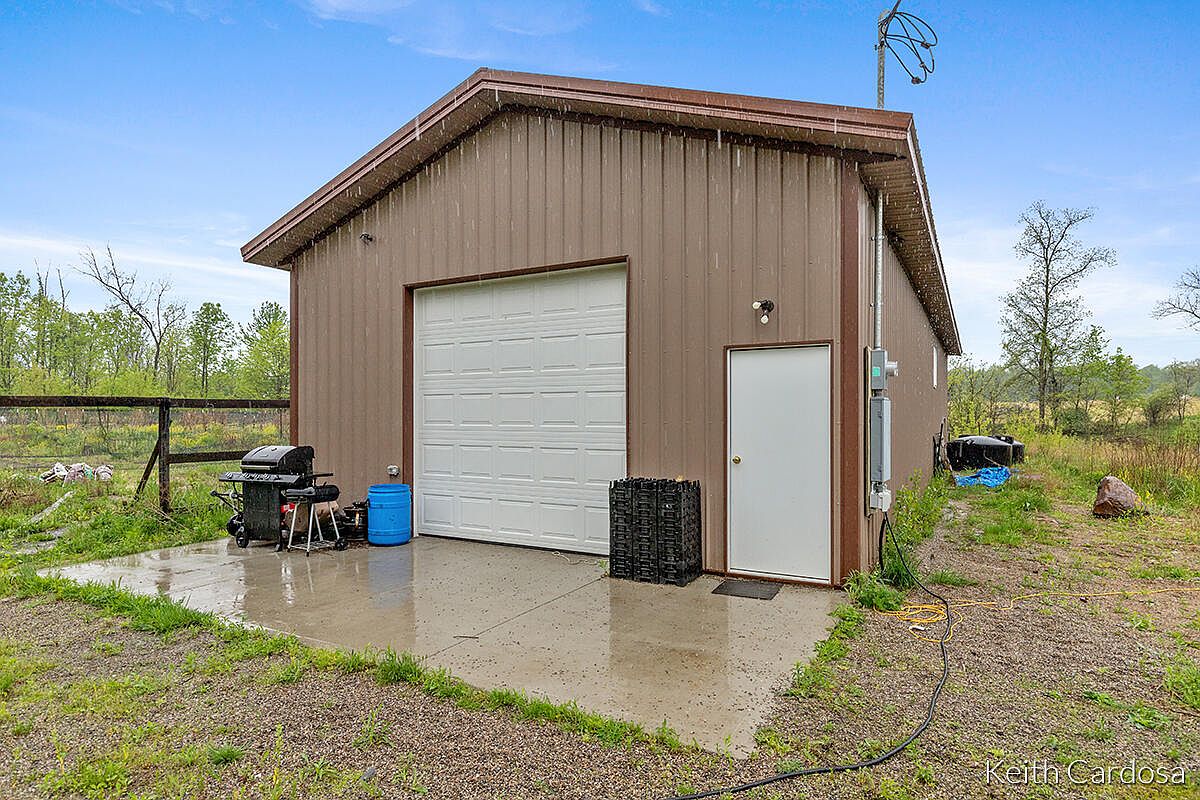 10439 Scipio Hwy, Vermontville, MI 49096 MLS 23006161 Zillow