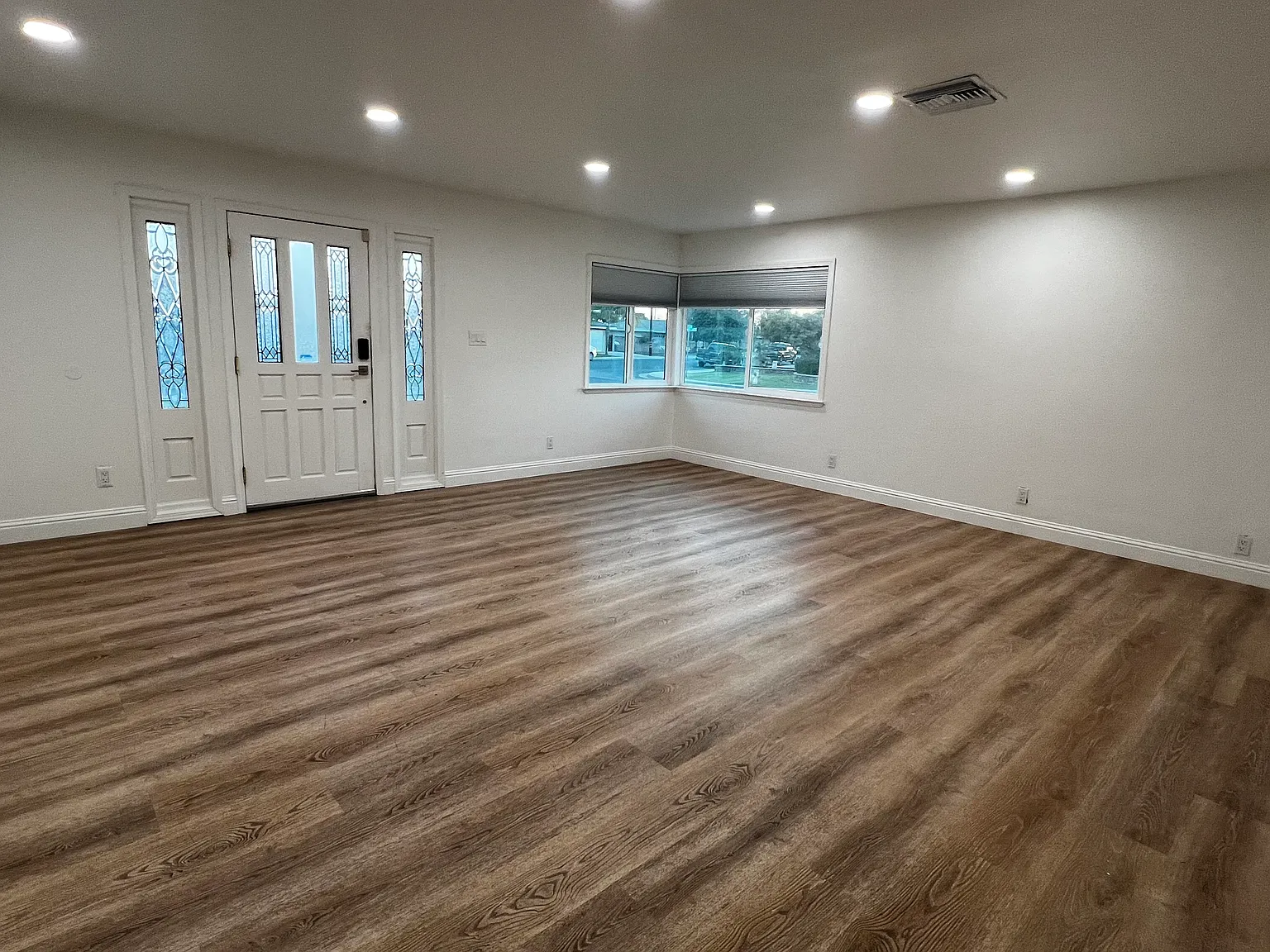 4 bed, 2800 sqft, $3,600 — Photo 3