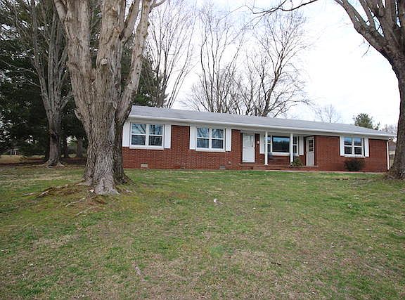 3rd image of 113 Green Hill Park Dr